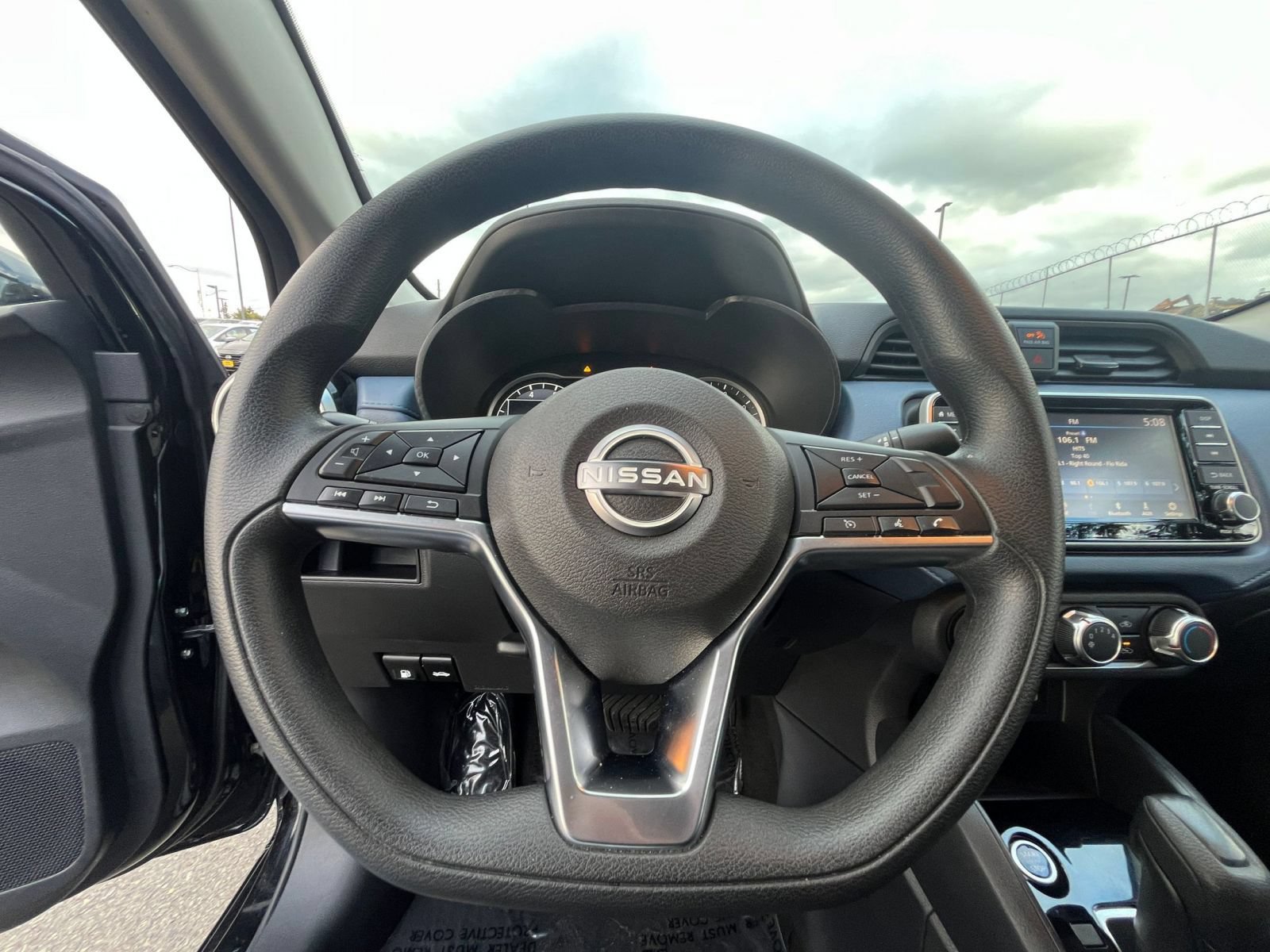Used 2025 Nissan Versa SV FWD image 27
