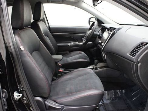 Used 2024 Mitsubishi Outlander Sport SE image 13