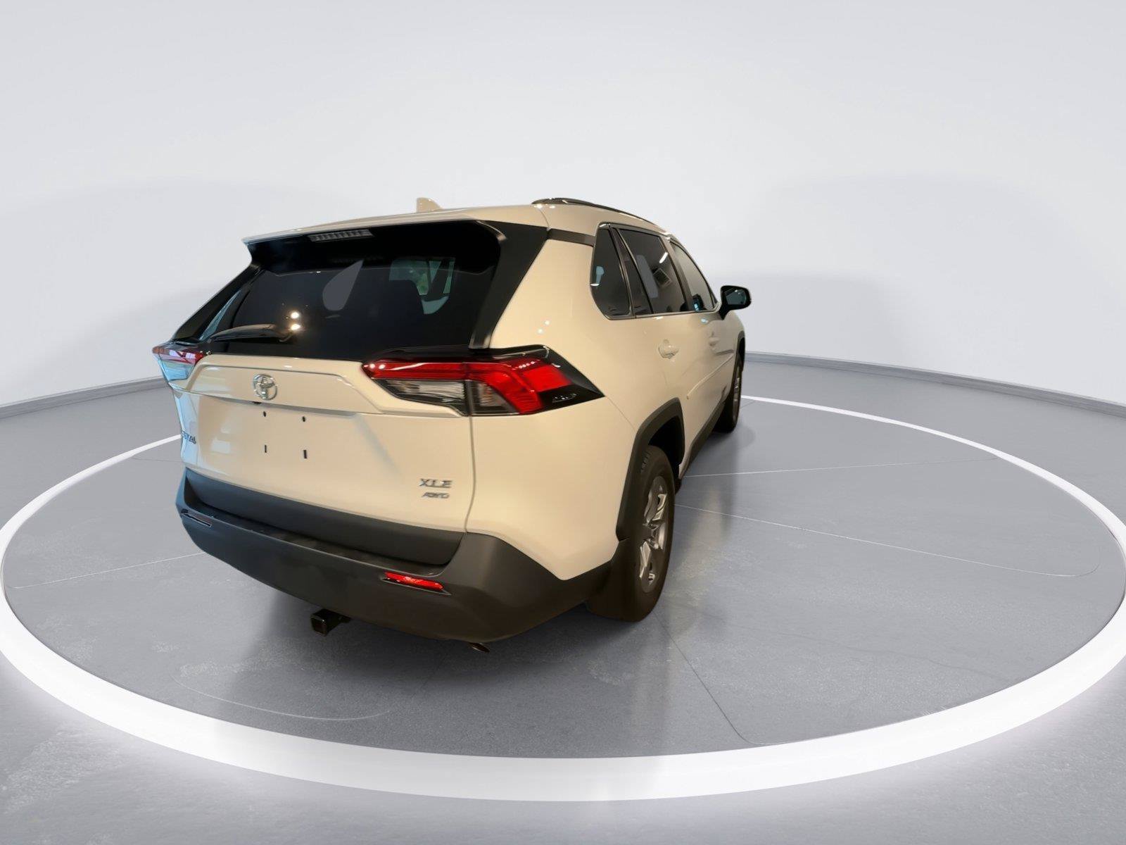 Used 2024 Toyota RAV4 XLE w/ Convenience Package AWD/4WD image 8