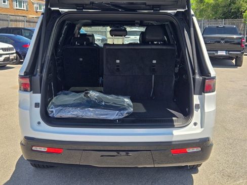 New 2025 Jeep Wagoneer Series II w/ Convenience Group I image 13
