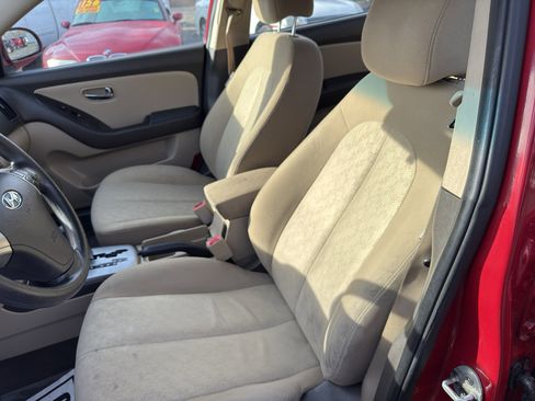 Used 2010 Hyundai Elantra GLS image 10