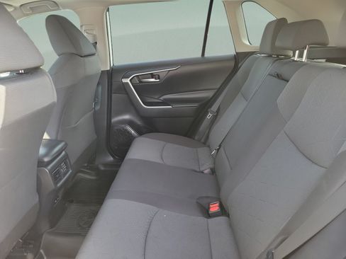 Used 2022 Toyota RAV4 XLE w/ Convenience Package FWD image 7