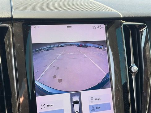 Used 2021 Volvo XC60 T5 Momentum w/ Protection Package Premier image 20