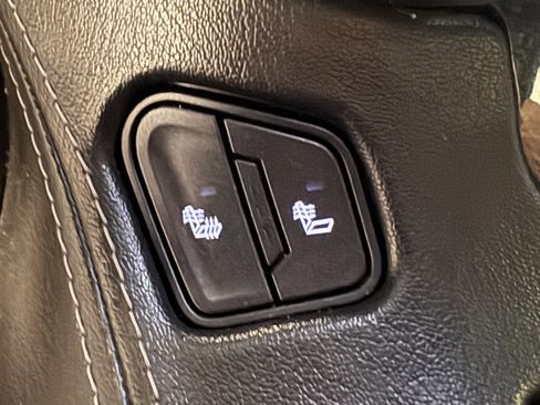 Used 2016 Chevrolet Tahoe LT image 16