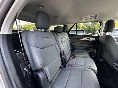 Certified 2025 Ford Explorer Active AWD/4WD image 38