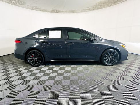 Used 2025 Toyota Corolla SE w/ Convenience Package FWD image 2