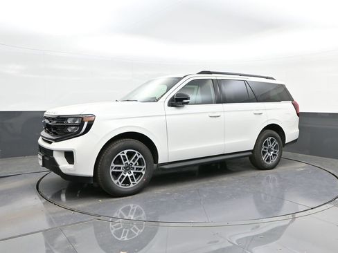 New 2026 Ford Expedition Active image 1