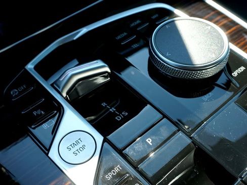 New 2026 BMW X5 xDrive50e image 19