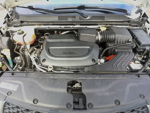 Used 2021 Chrysler Pacifica Touring-L image 20