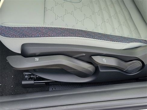 Used 2025 MINI Cooper 2-Door Hardtop image 12