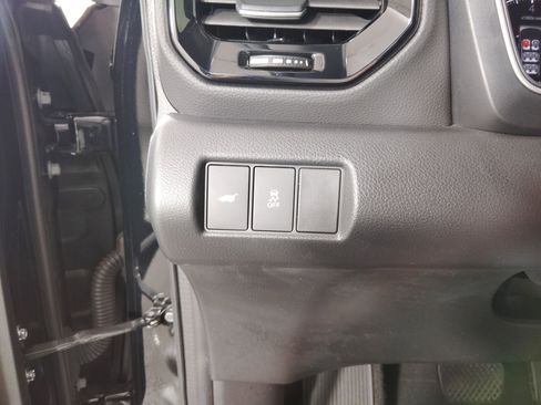 Certified 2023 Honda Pilot Touring image 17