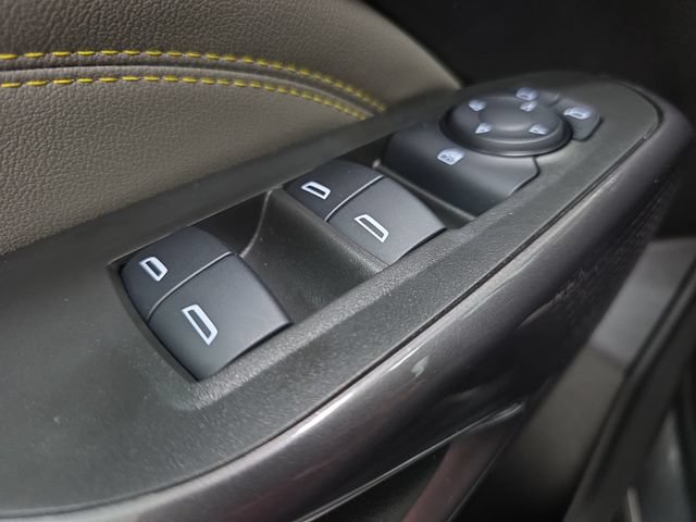 Used 2025 Chevrolet Trax ACTIV w/ Sunroof Package FWD image 26
