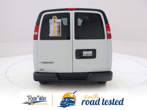 Used 2025 Chevrolet Express 3500 LS RWD image 5