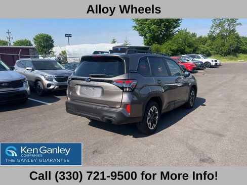Used 2025 Subaru Forester Premium w/ Convenience Package #1 AWD/4WD image 5