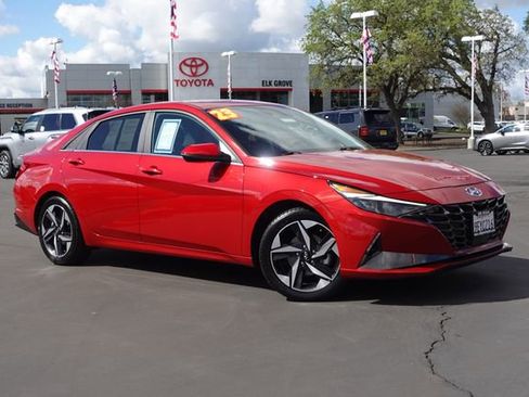 Used 2023 Hyundai Elantra Limited image 6