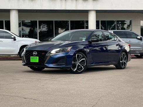 Used 2024 Nissan Altima 2.5 SR FWD image 1