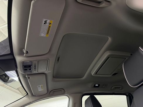 New 2026 Honda Odyssey Touring image 15