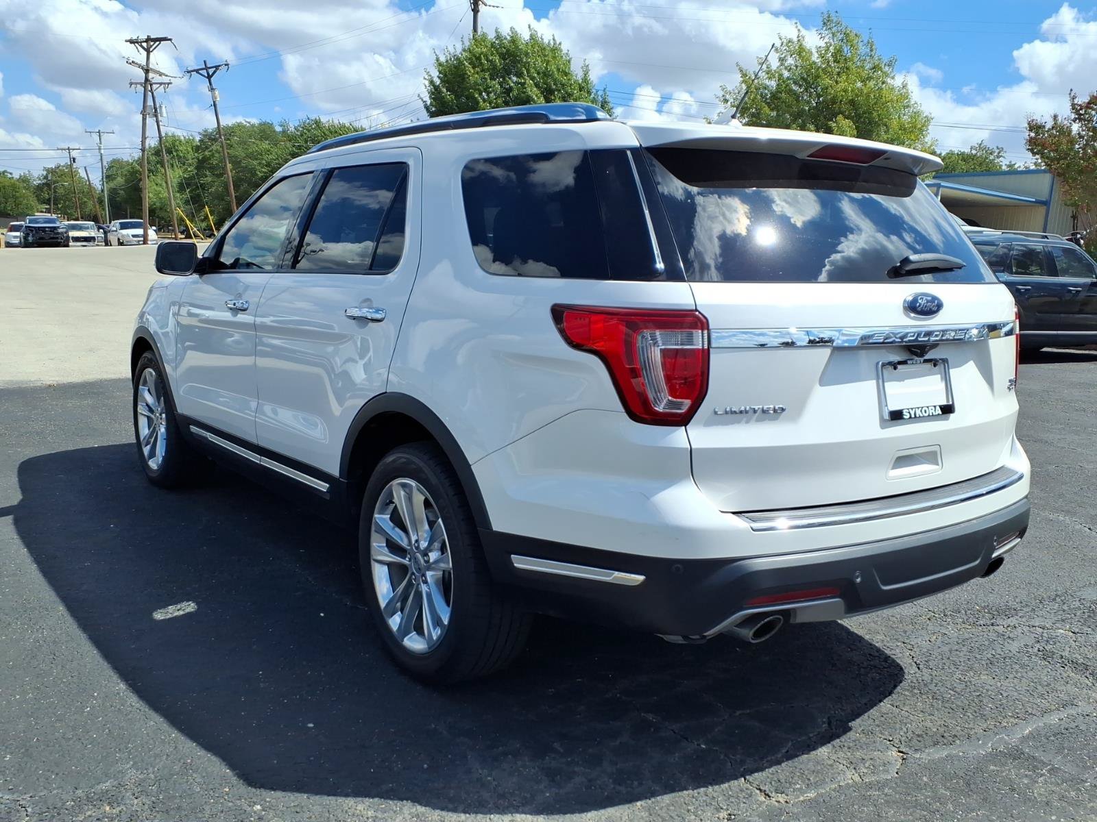 Used 2018 Ford Explorer Limited w/ Ford Safe & Smart Package FWD image 7