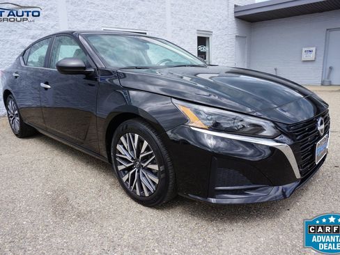 Used 2025 Nissan Altima 2.5 SV FWD image 1