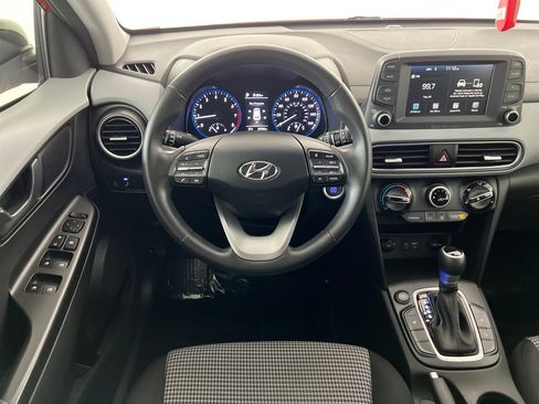 Used 2021 Hyundai Kona SEL w/ Winter Weather Package image 15