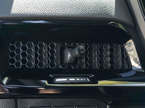 Used 2025 Honda CR-V EX-L image 39