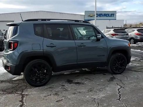 Used 2018 Jeep Renegade Altitude w/ UConnect 8.4 Nav Group image 8