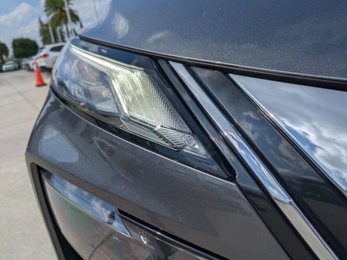 Used 2023 Nissan Rogue S FWD image 10