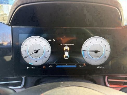 Certified 2023 Hyundai Elantra Limited image 22