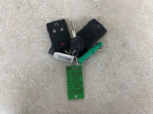 Used 2019 GMC Canyon SLE w/ Driver Alert Package image 27