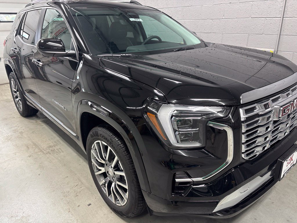 New 2027 GMC Terrain Denali w/ LPO, Floor Liner Package AWD/4WD image 5