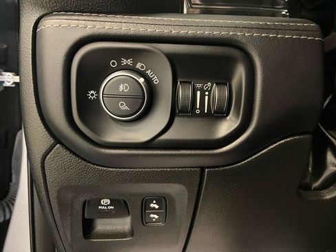 Certified 2022 RAM 1500 Limited image 26