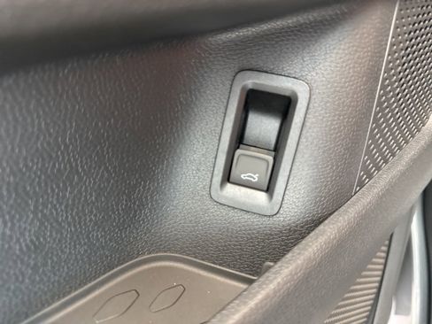 New 2025 Volkswagen ID. Buzz Pro S Plus image 28