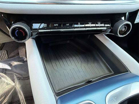 Used 2024 Chevrolet Equinox EV LT image 24