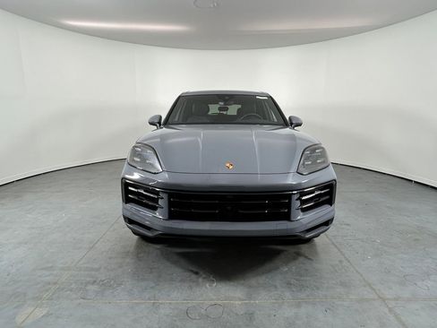 Used 2025 Porsche Cayenne AWD/4WD image 10
