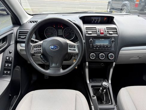 Used 2015 Subaru Forester 2.5i Premium AWD/4WD image 17