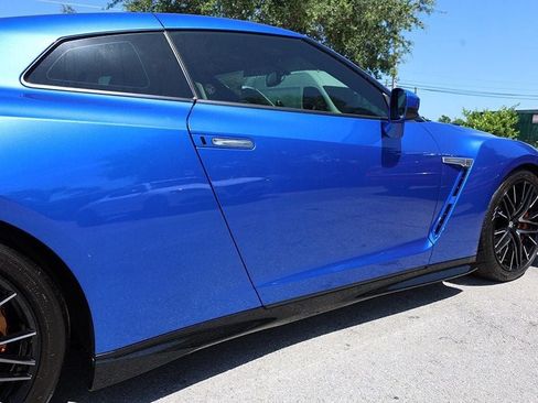 Used 2024 Nissan GT-R w/ Floor Mat Package AWD/4WD image 11