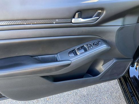 Used 2024 Nissan Altima 2.5 SV image 6