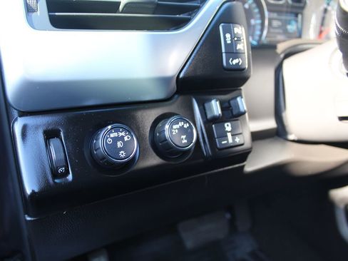 Used 2018 Chevrolet Tahoe LT image 28