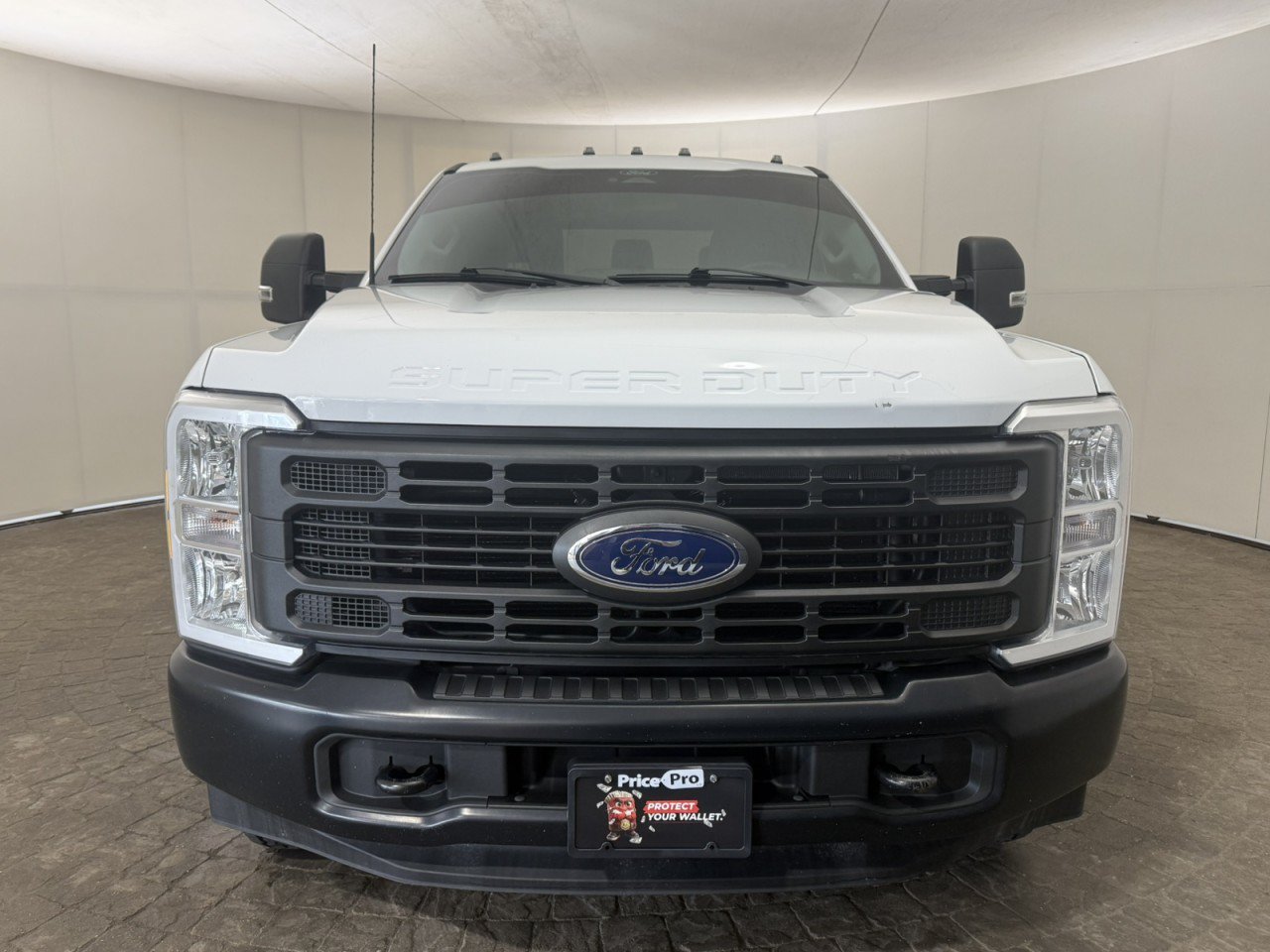 Used 2024 Ford F250 XL AWD/4WD image 2