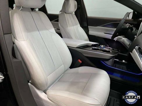 Used 2023 Cadillac Lyriq 2WD image 87