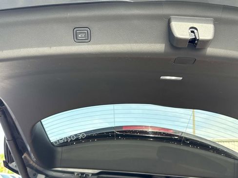 Used 2020 Buick Enclave Avenir w/ Avenir Technology Package image 12