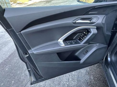 Certified 2025 Audi Q5 2.0T Premium Plus w/ Premium Plus image 19