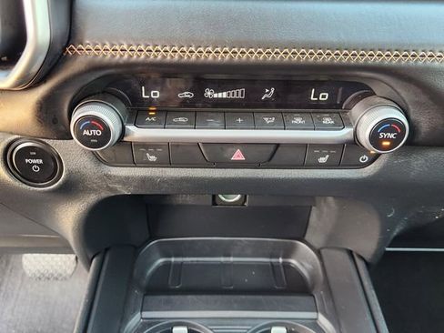 Used 2025 MAZDA CX-50 AWD 2.5 Hybrid w/ Premium Pkg image 18