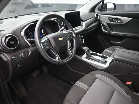 Used 2025 Chevrolet Blazer LT FWD image 18