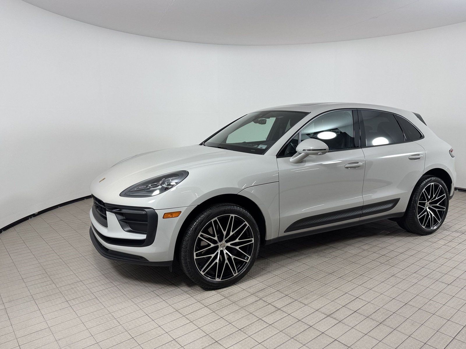 Certified 2023 Porsche Macan Turbo AWD/4WD image 1