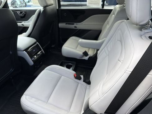 Used 2025 Lincoln Aviator Reserve w/ Illumination Package AWD/4WD image 25