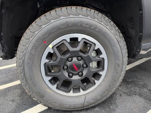 New 2025 Toyota Tacoma TRD Off-Road image 10