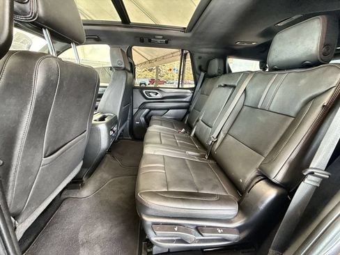 Used 2022 Chevrolet Tahoe RST w/ Luxury Package AWD/4WD image 17