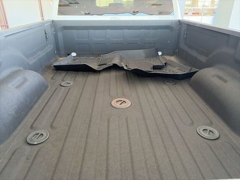 Used 2024 RAM 3500 Tradesman w/ Chrome Appearance Group image 9