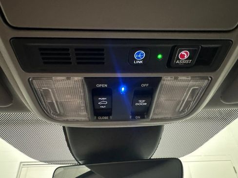 Used 2023 Honda Odyssey Elite image 43